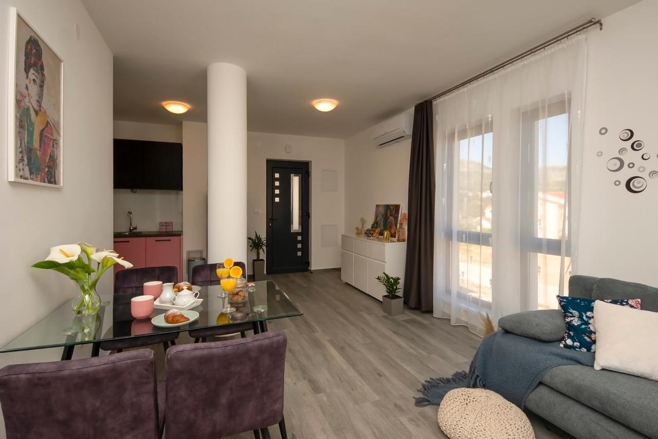 Apartments Suzy Sibenik Exterior photo