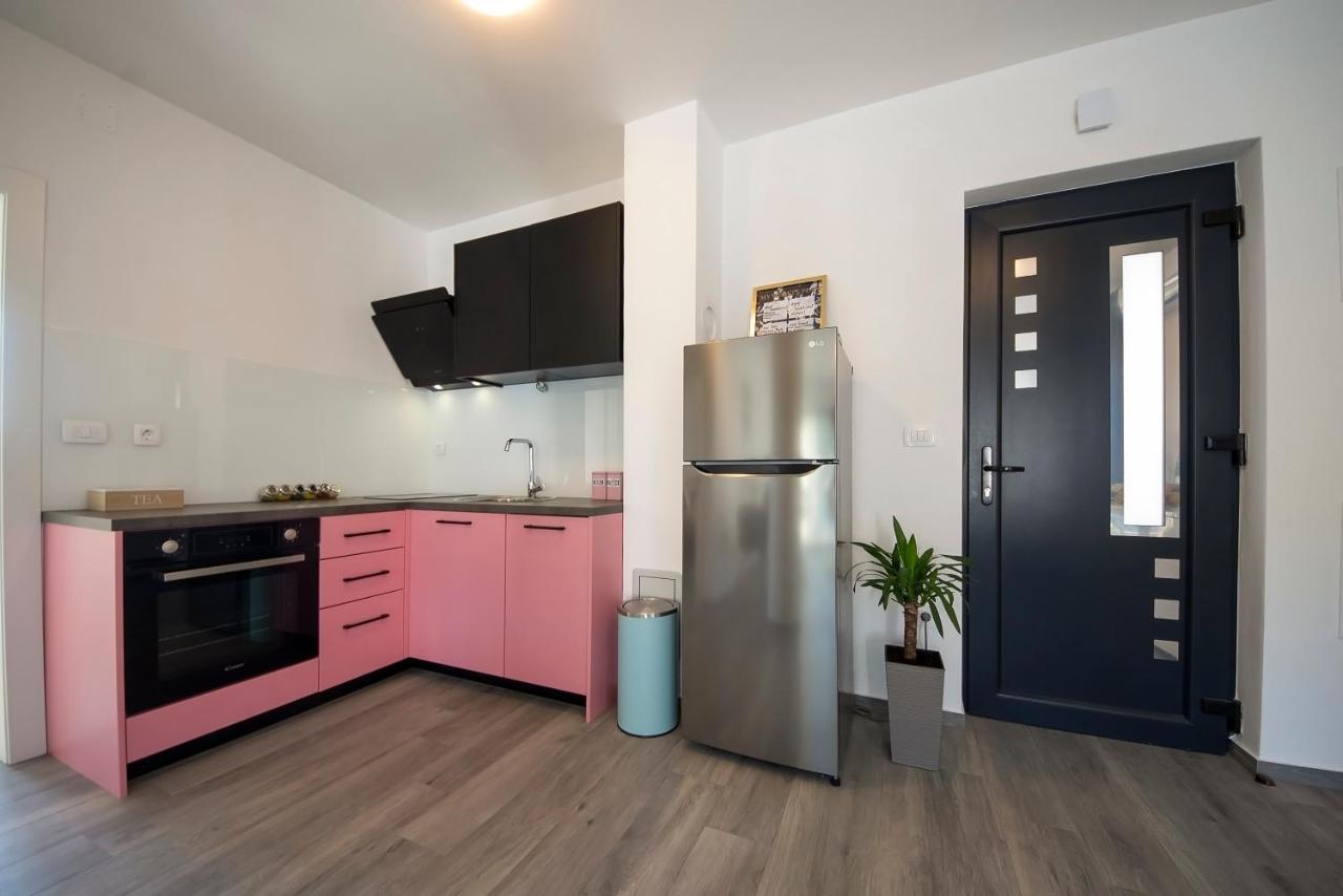 Apartments Suzy Sibenik Exterior photo