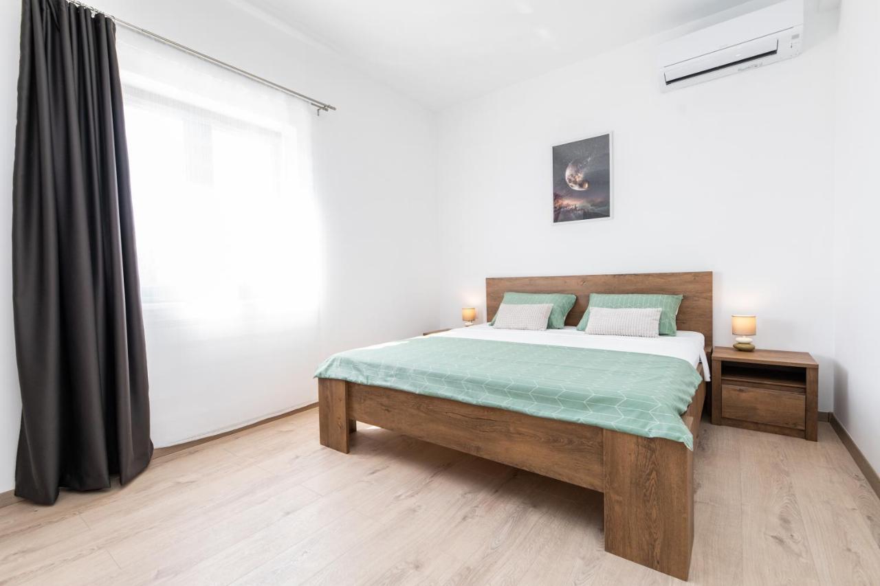 Apartments Suzy Sibenik Exterior photo